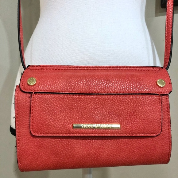 *STEVE MADDEN* Pink Front Snap Clasp Crossbody Bag - Picture 2 of 5